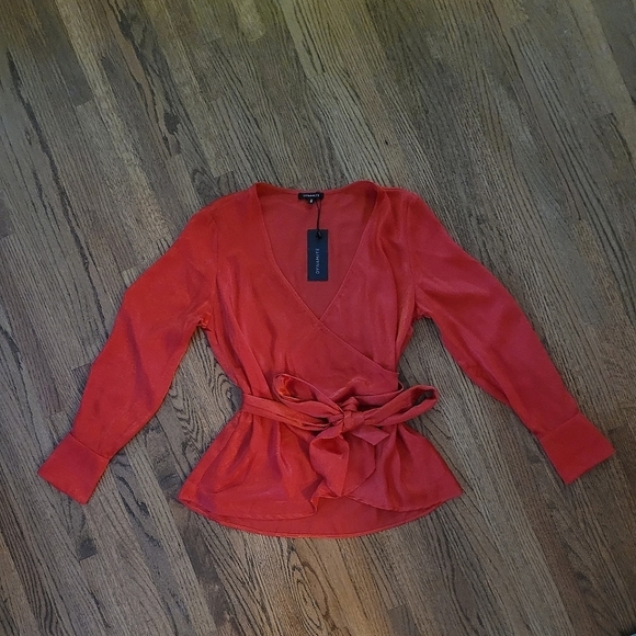 Dynamite wrap blouse - Picture 1 of 5